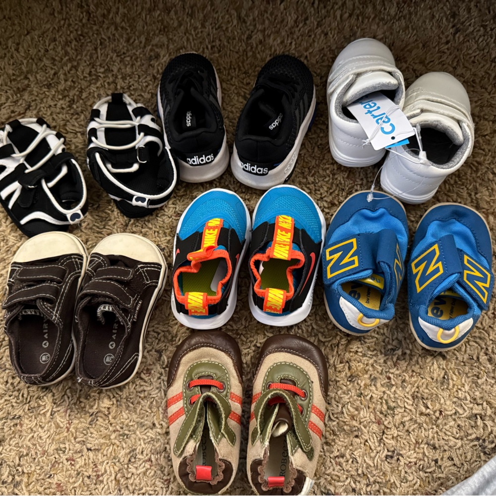 Lot of baby boy size 3 Sneakers